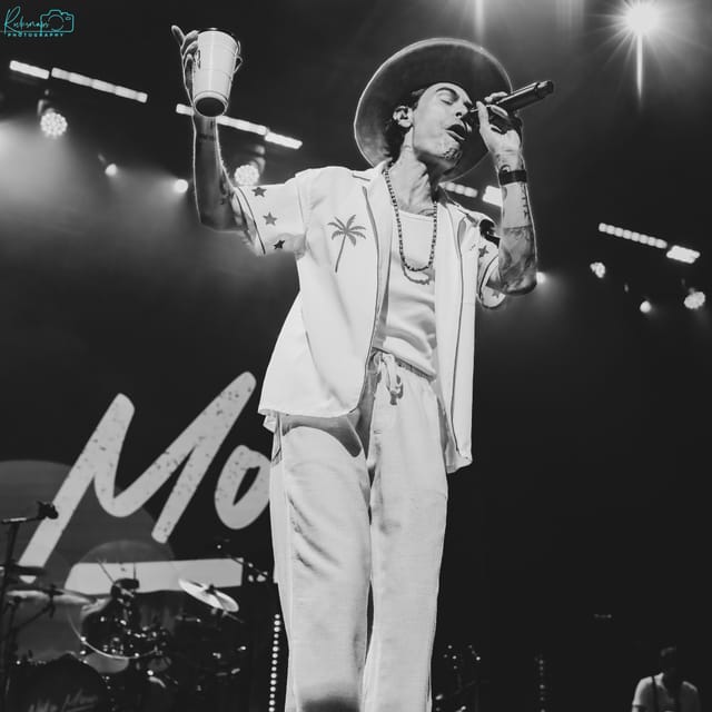 Niko Moon gallery image 9